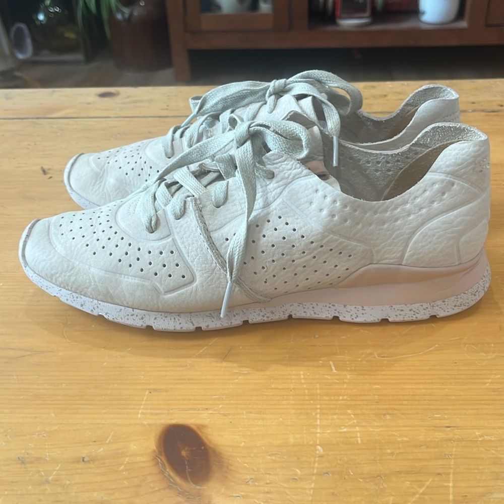 Ugg Sneaker - image 4